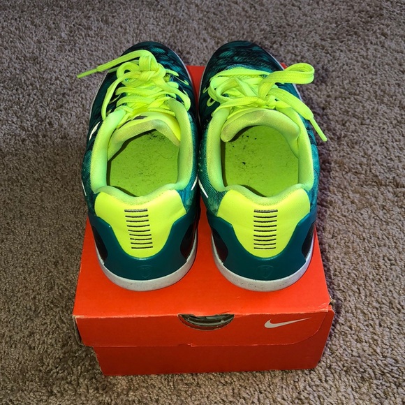 Kobe 9 Low Easter GS size - Picture 4 of 8